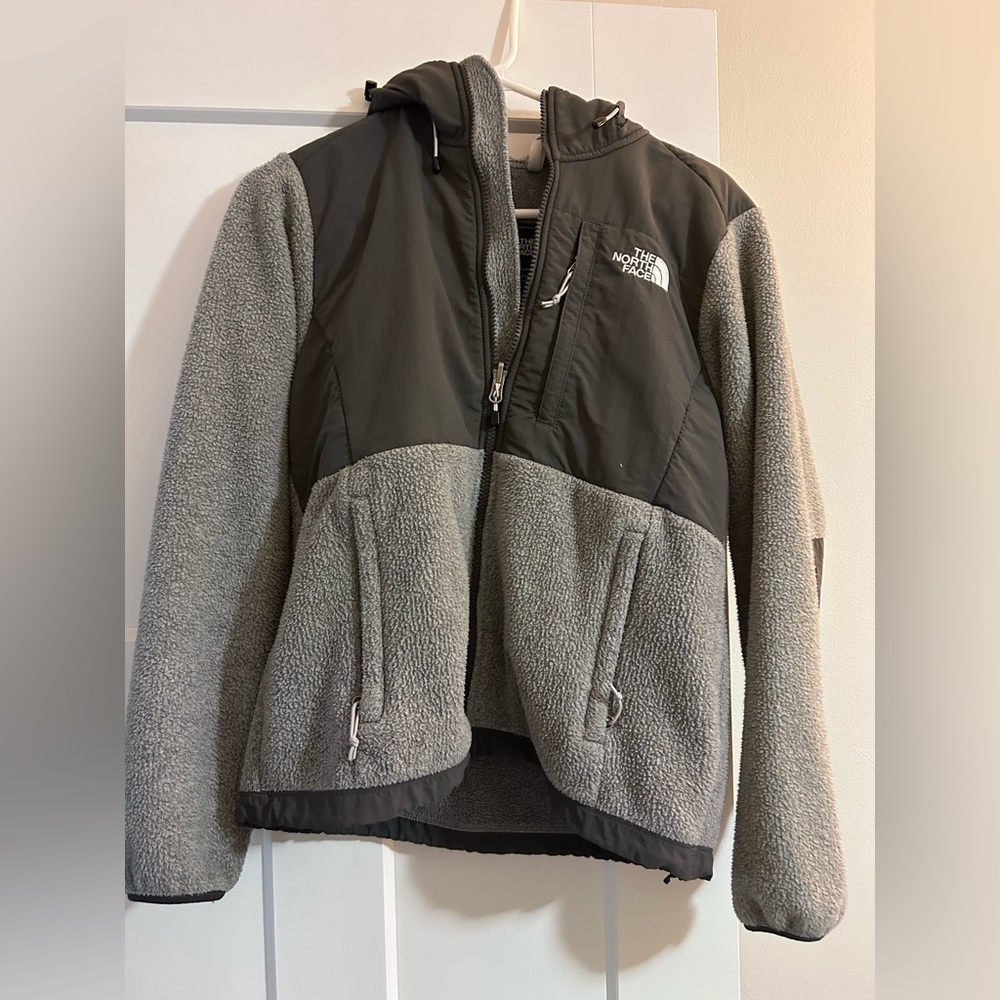 Women’s North Face Fleece jacket